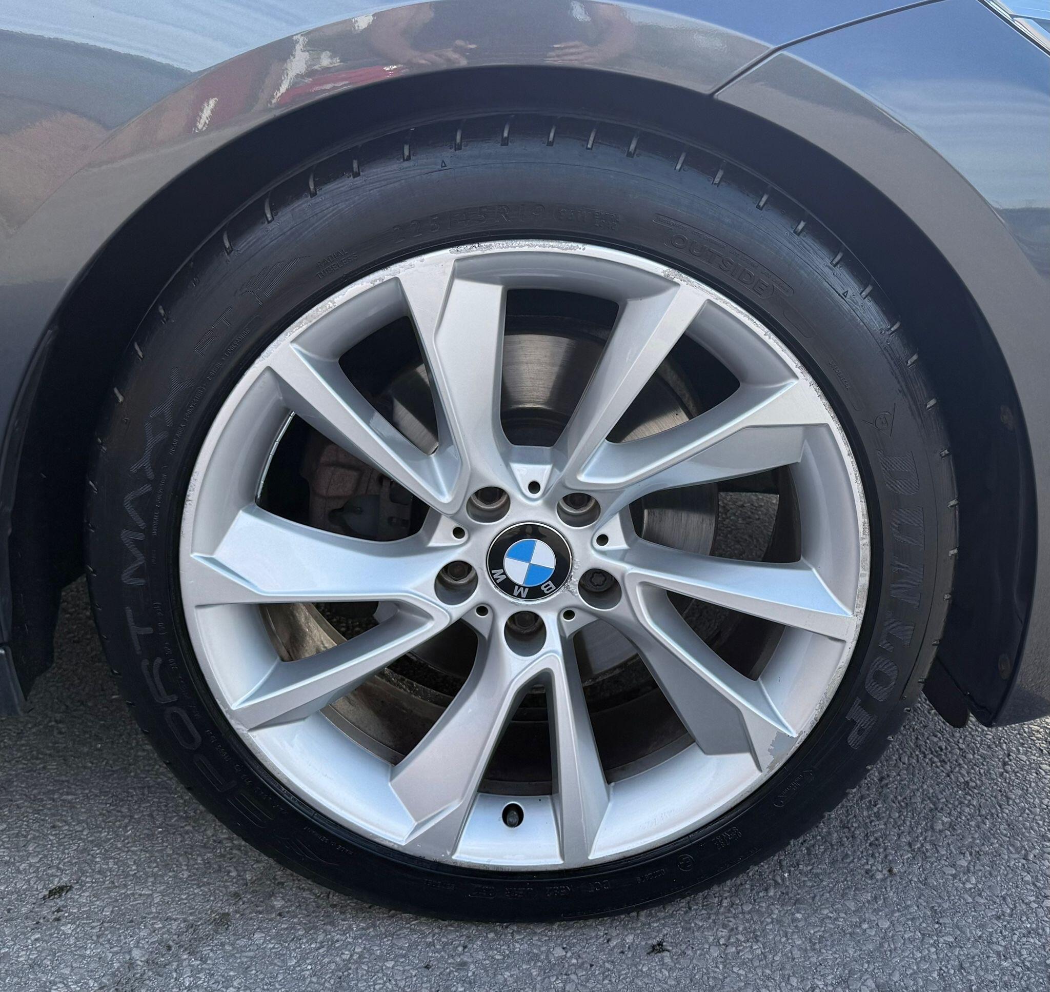 BMW 3 Series view 11
