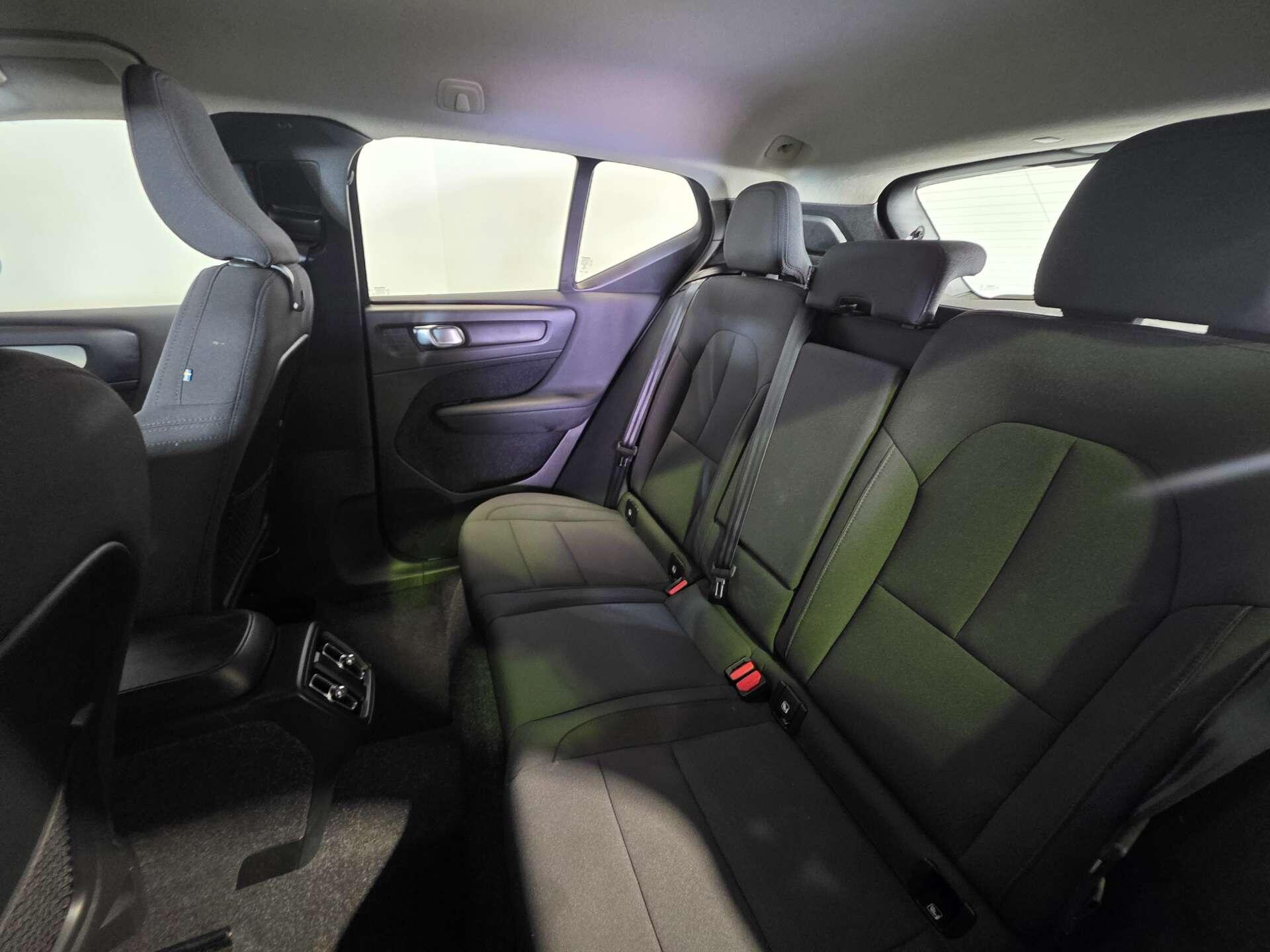 Volvo XC40 view 37