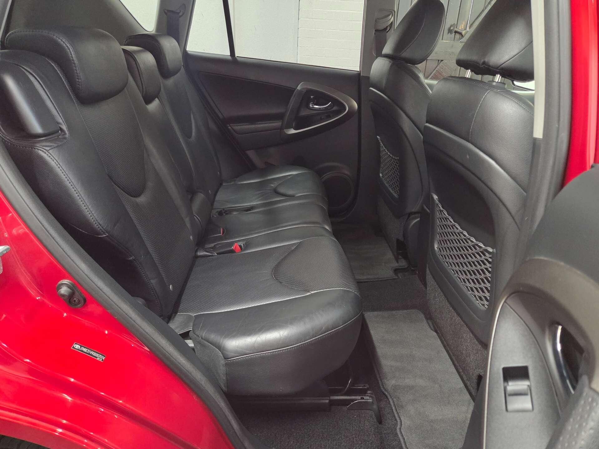 Toyota RAV4 view 15