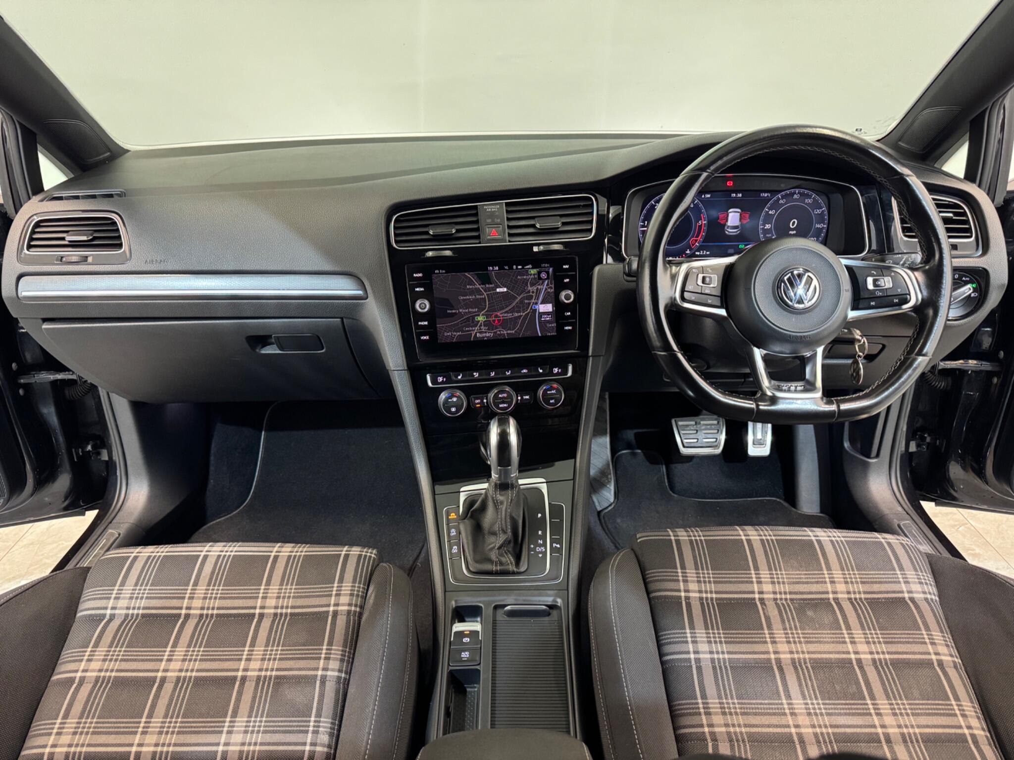 Volkswagen Golf view 11