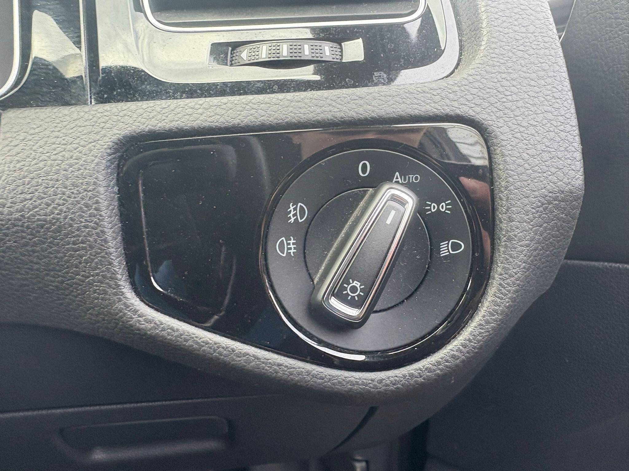 Volkswagen Golf view 26