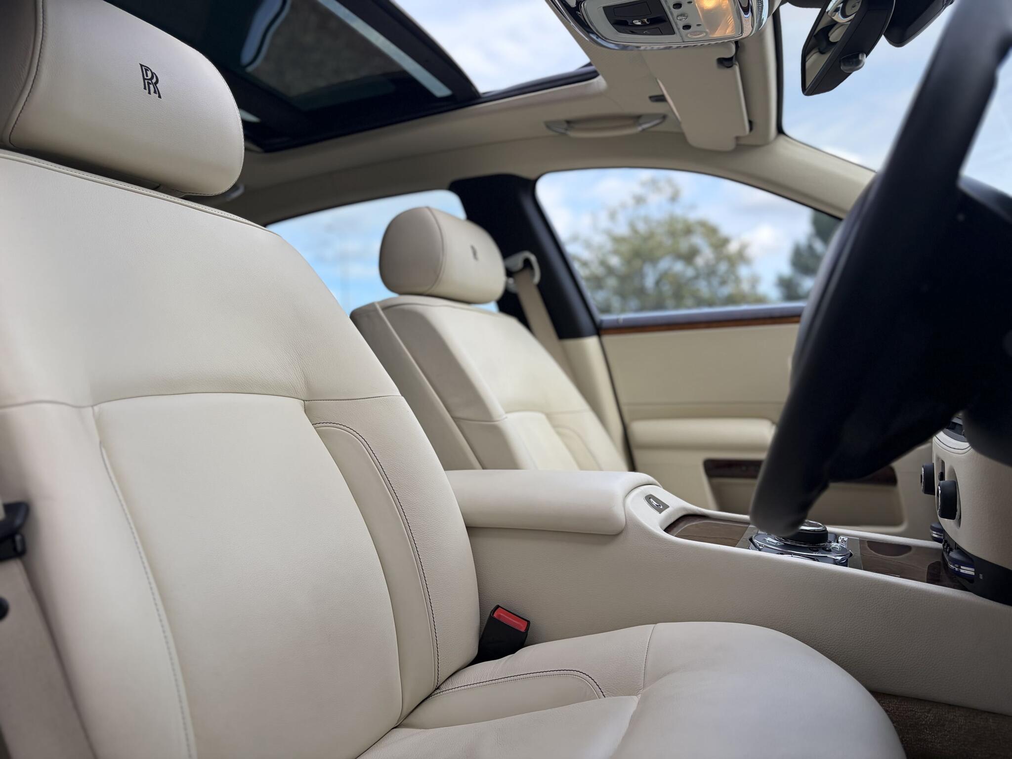 Rolls-Royce Ghost view 18