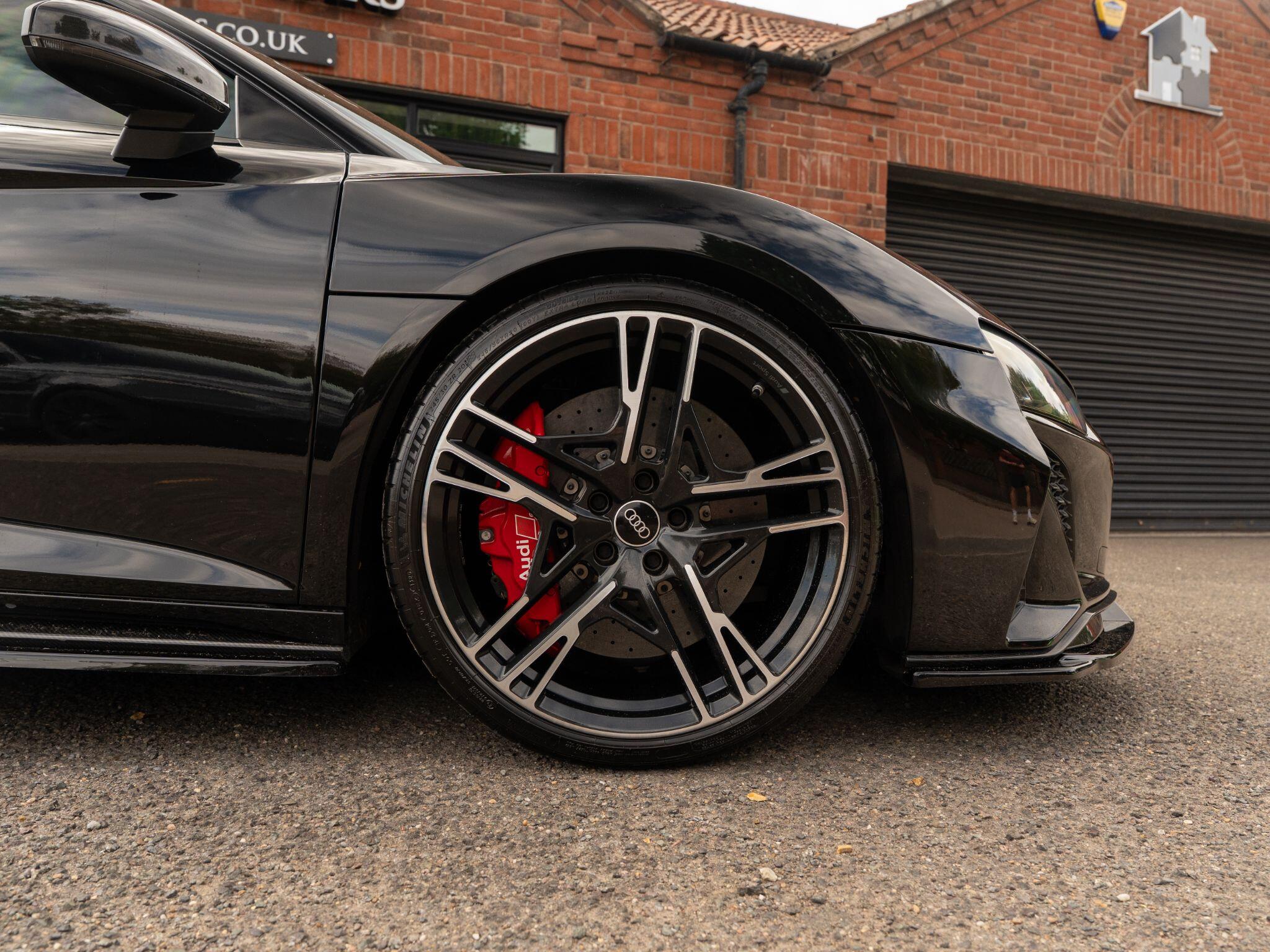 Audi R8 view 37
