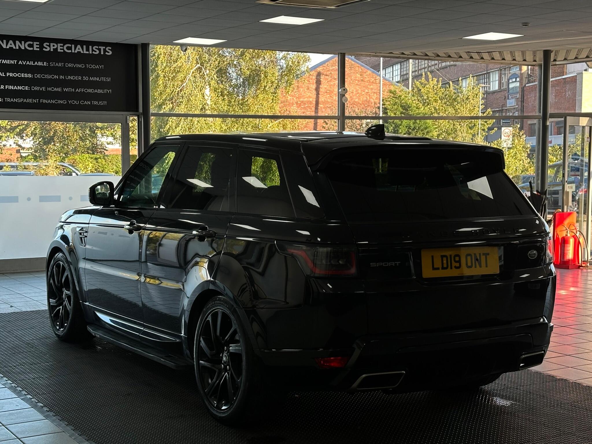 Land Rover Range Rover Sport view 9