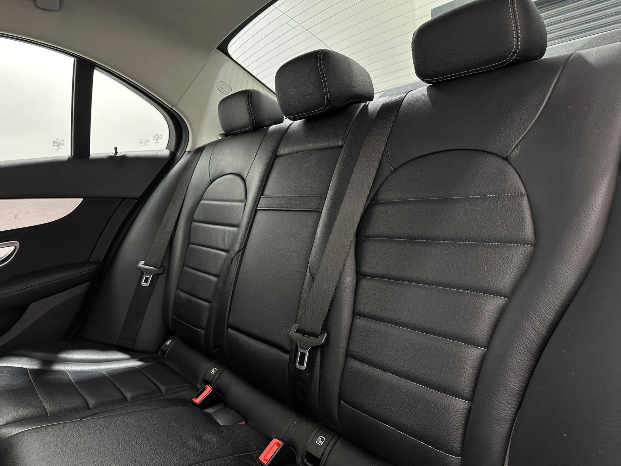 Mercedes-Benz C-Class view 40