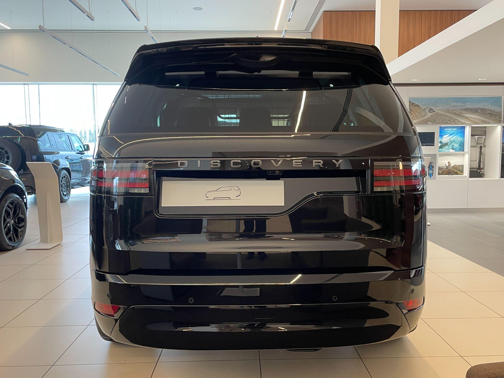 Land Rover Discovery view 5