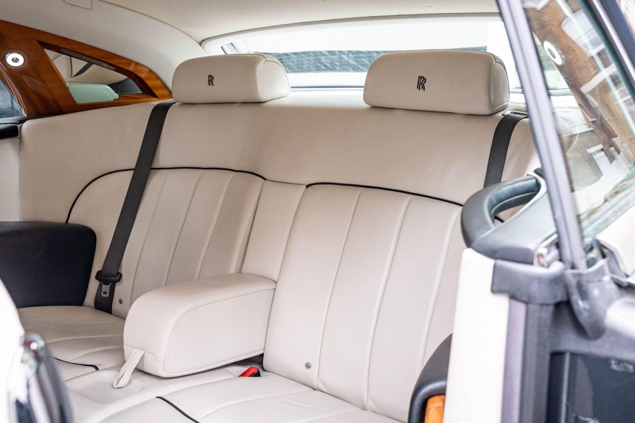 Rolls-Royce Phantom view 40