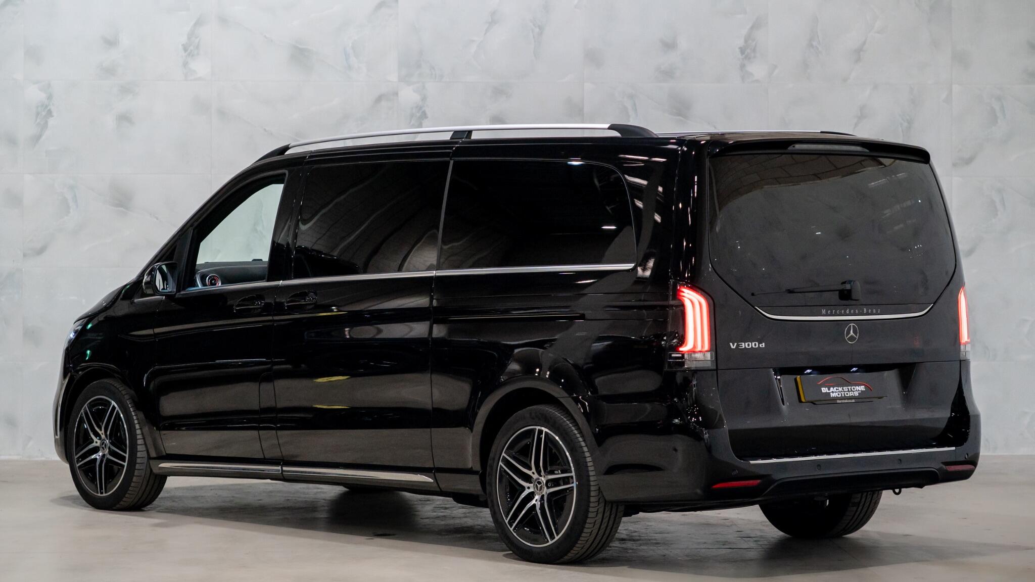 Mercedes-Benz V-Class view 4