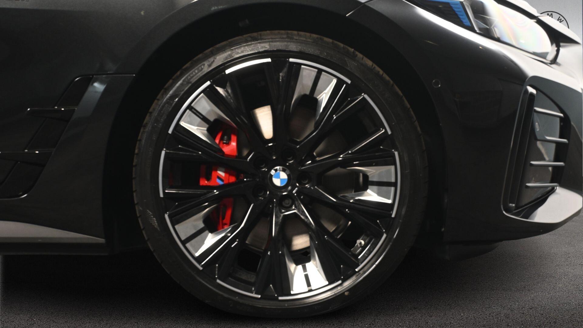 BMW i4 view 24