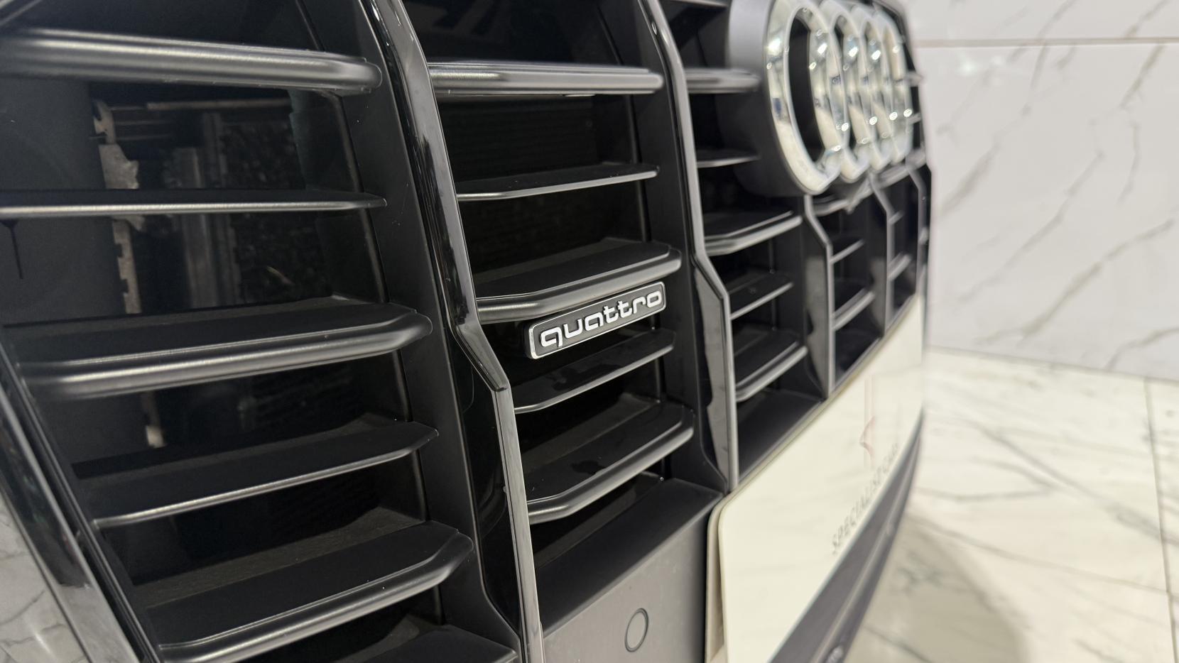 Audi Q7 view 41