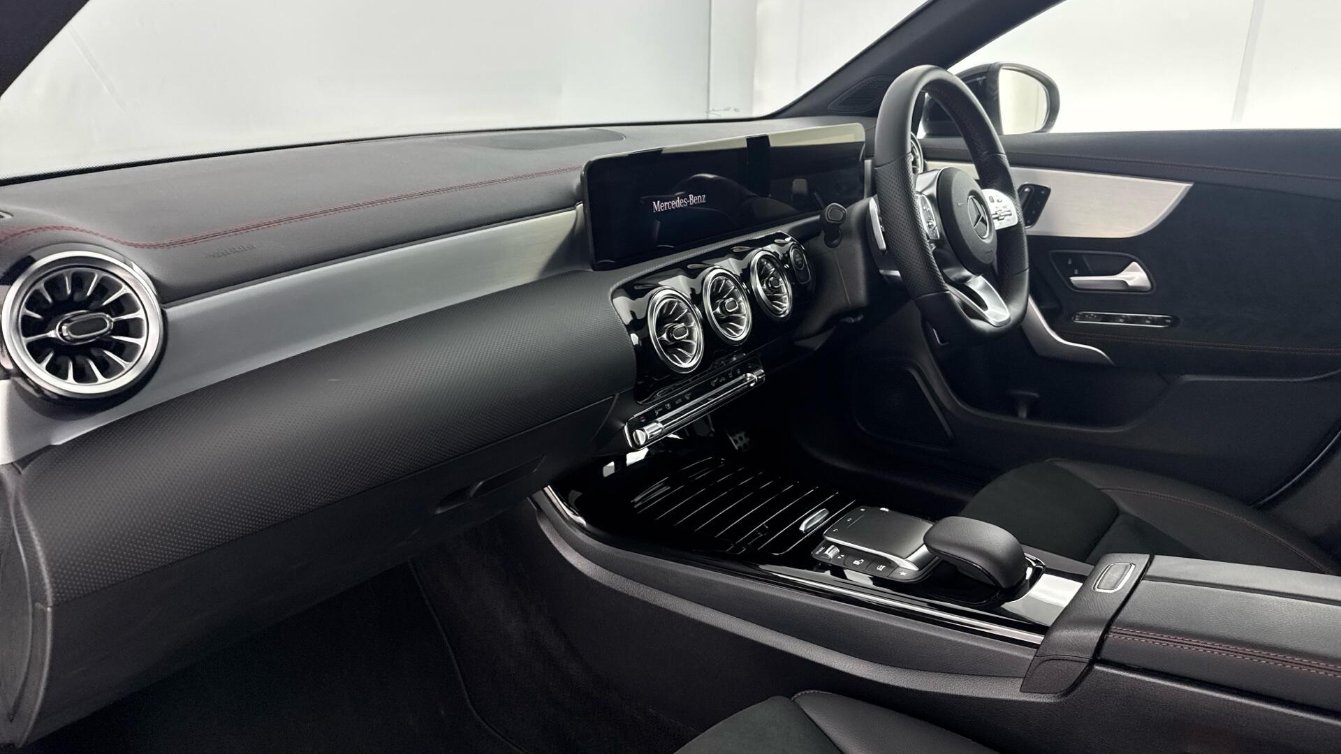 Mercedes-Benz CLA view 10