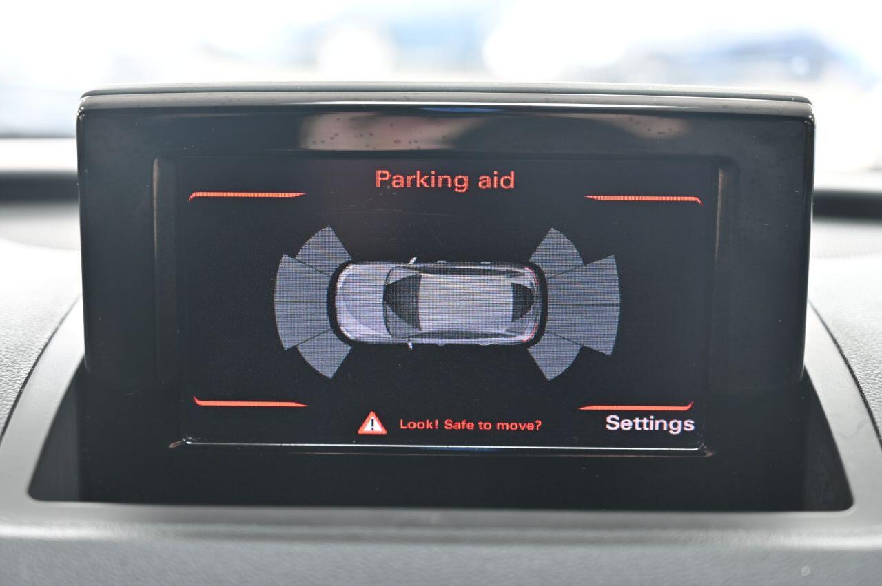 Audi Q3 view 27
