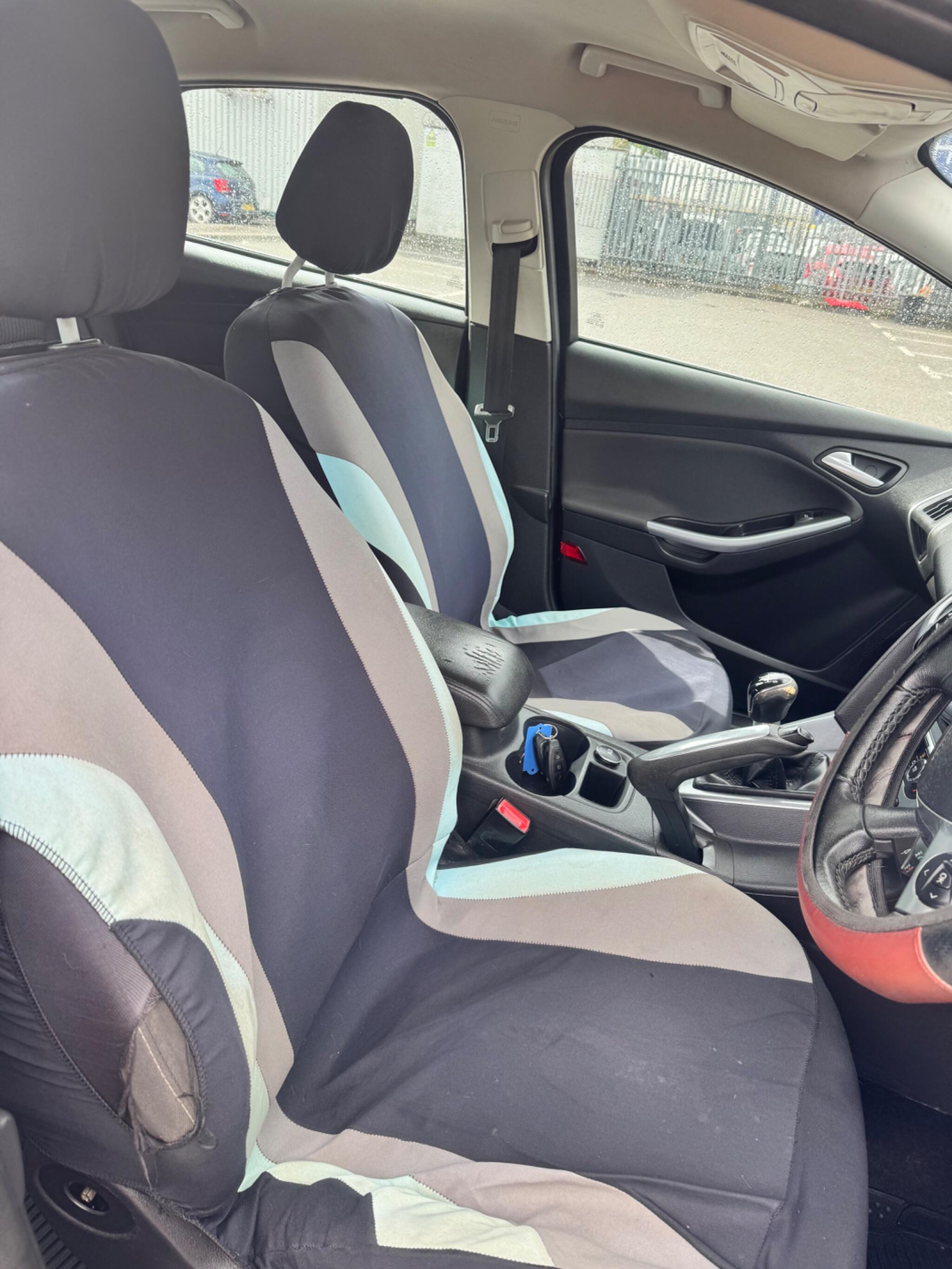 Ford Focus view 24