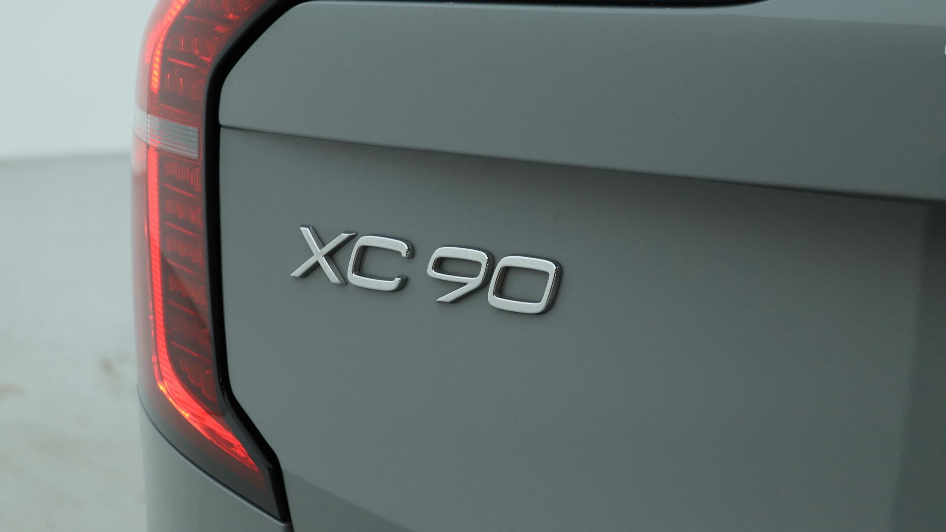 Volvo XC90 view 50