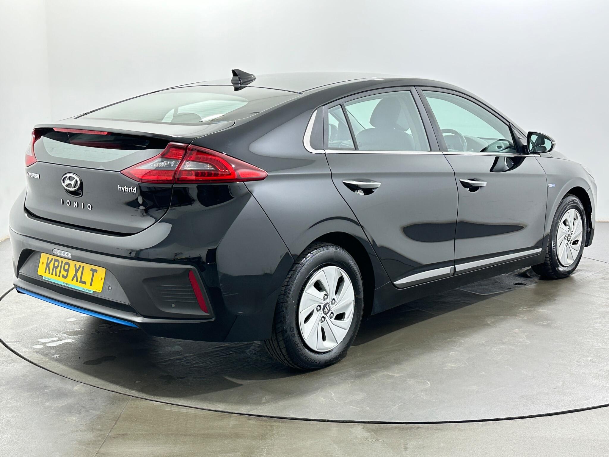 Hyundai IONIQ view 8