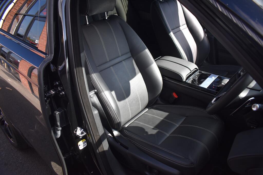 Land Rover Range Rover Velar view 28