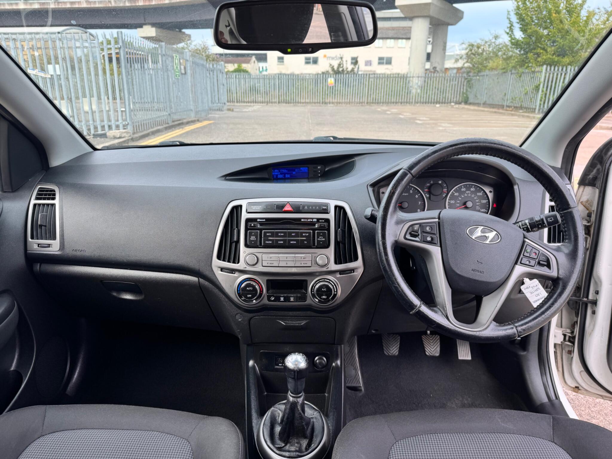 Hyundai i20 view 24