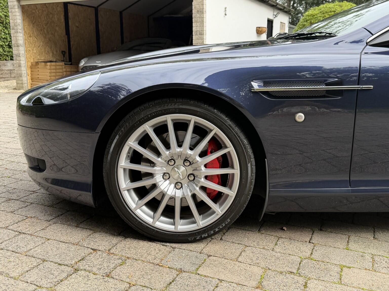 Aston Martin DB9 view 17