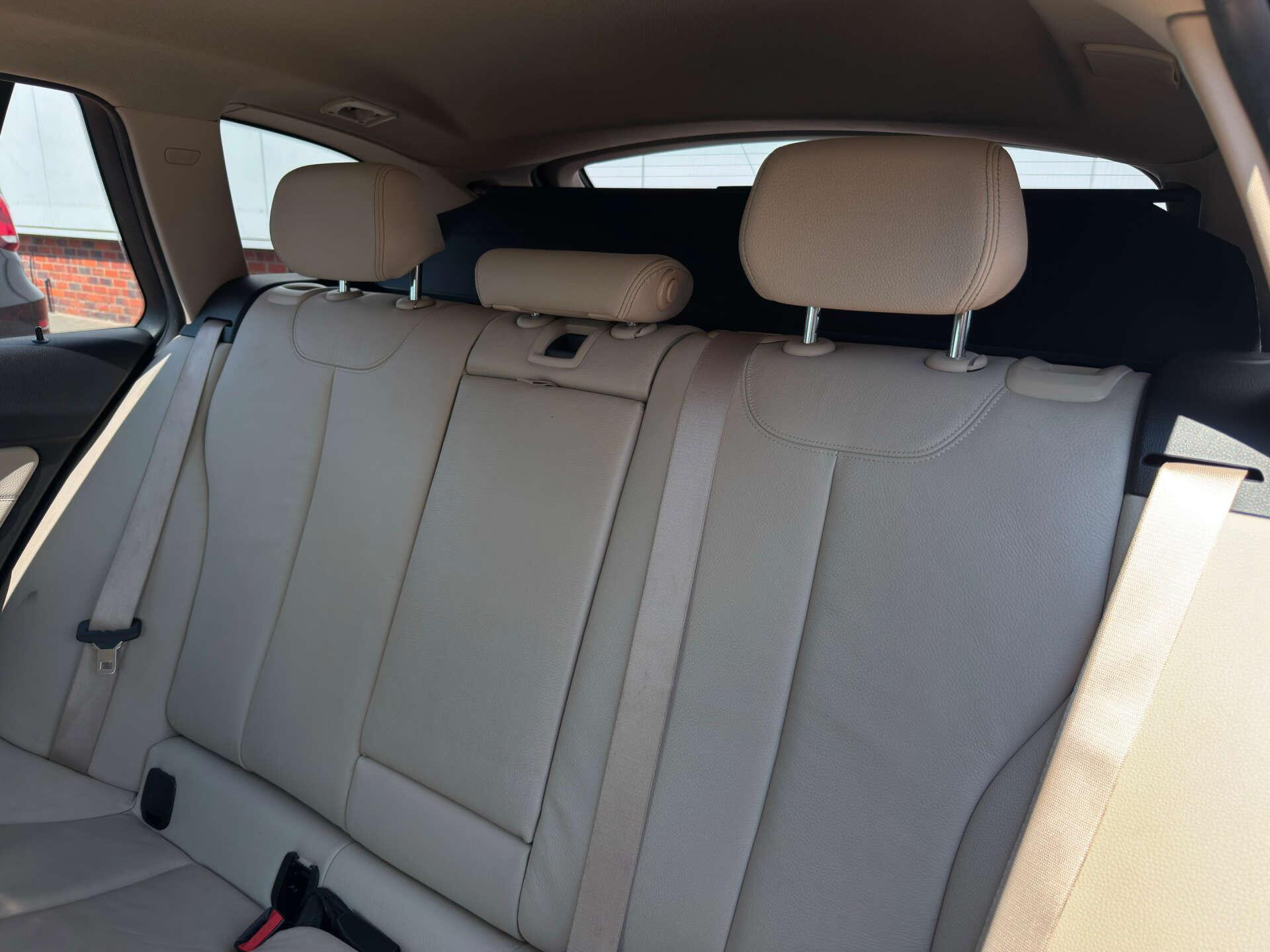BMW 3 Series view 36