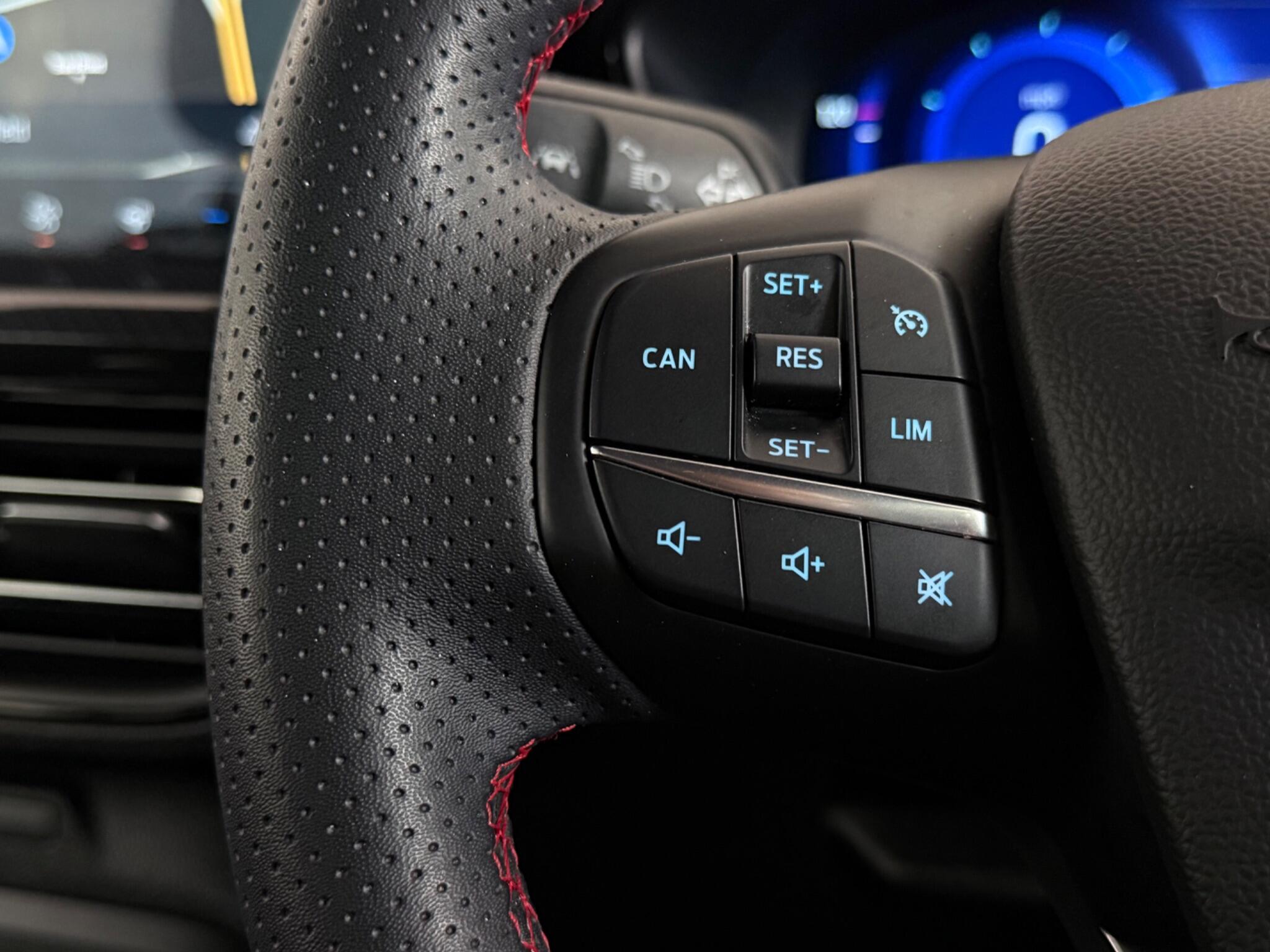 Ford Focus view 18