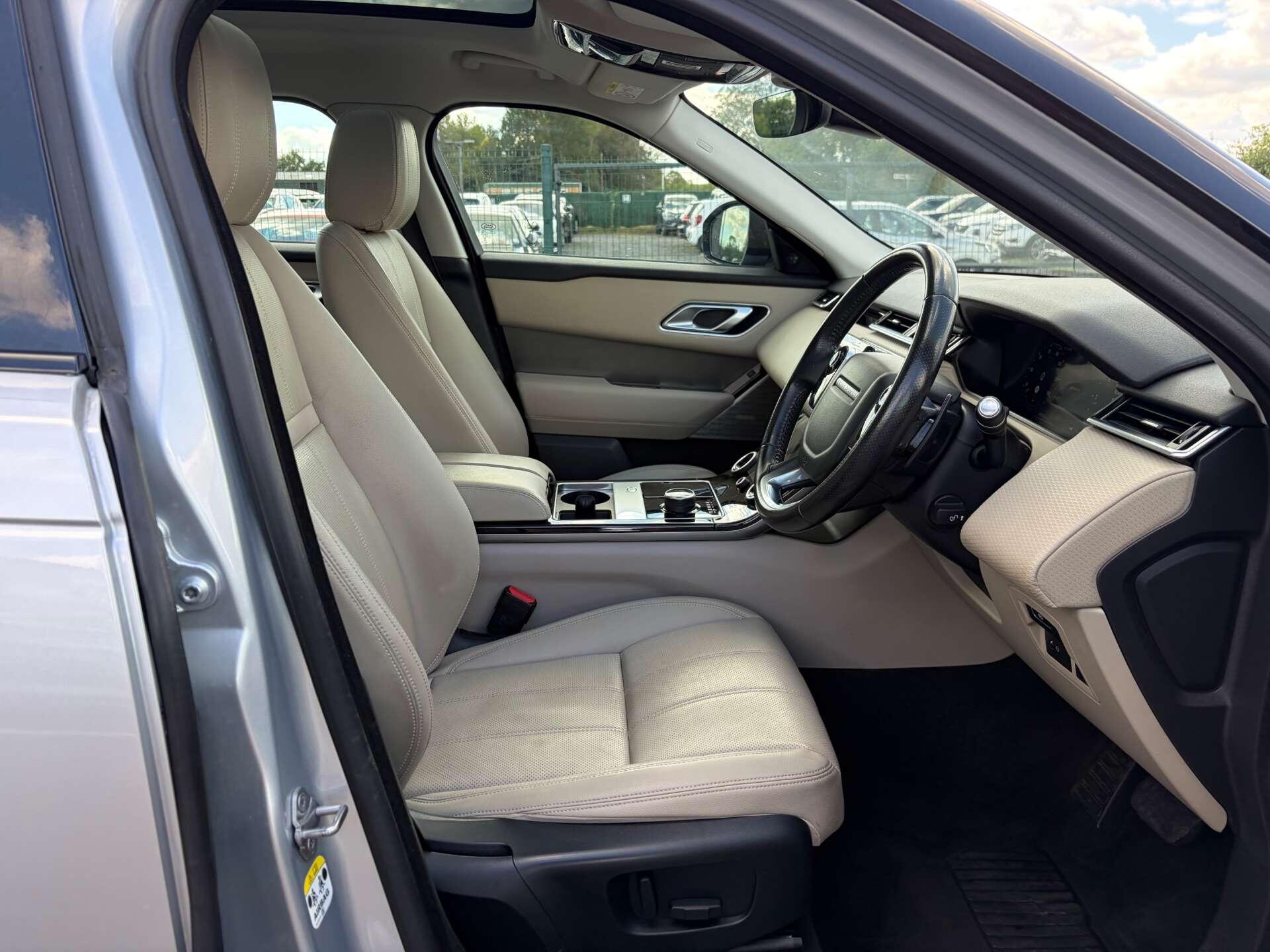 Land Rover Range Rover Velar view 36
