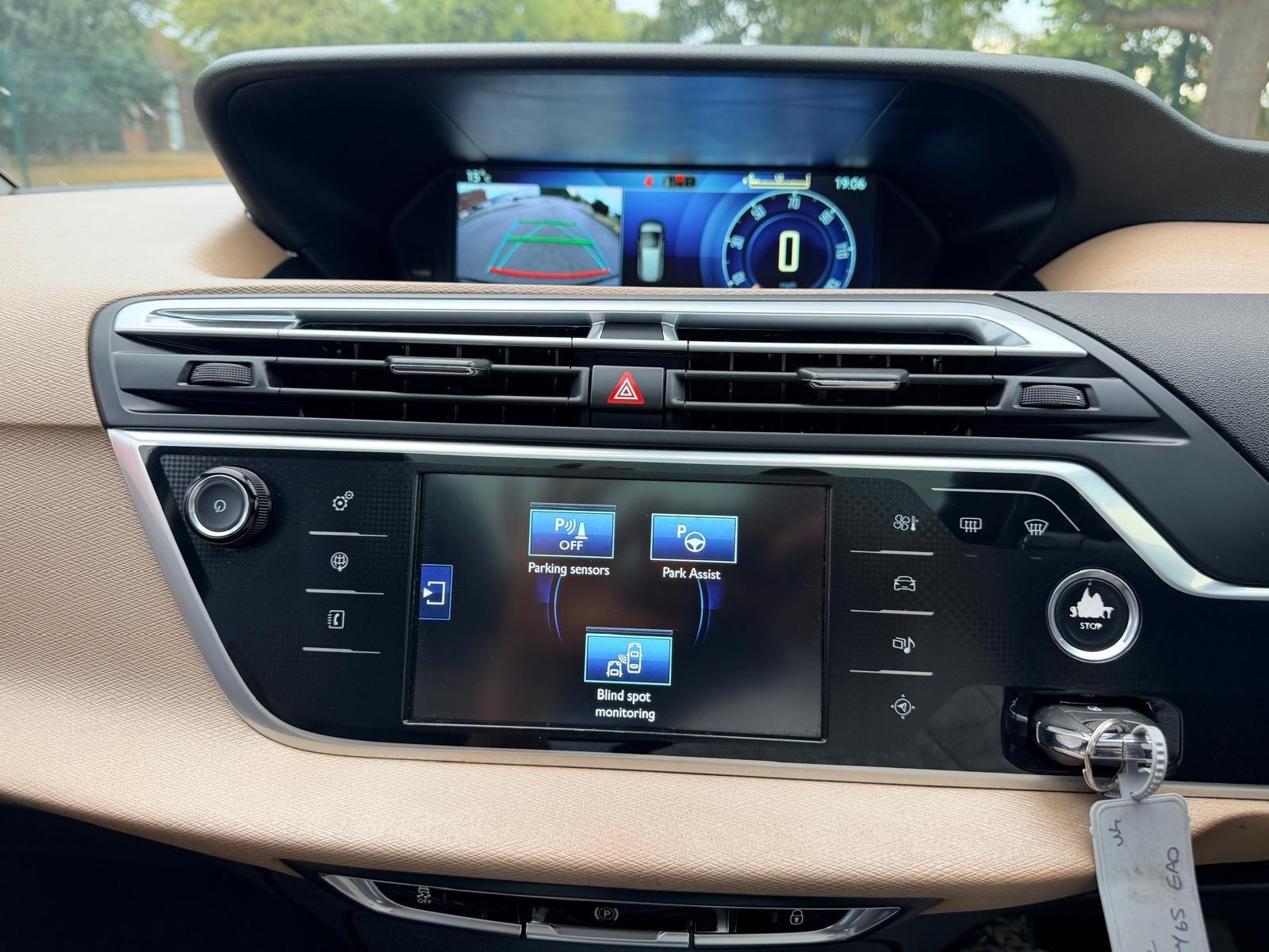 Citroen Grand C4 Picasso view 20