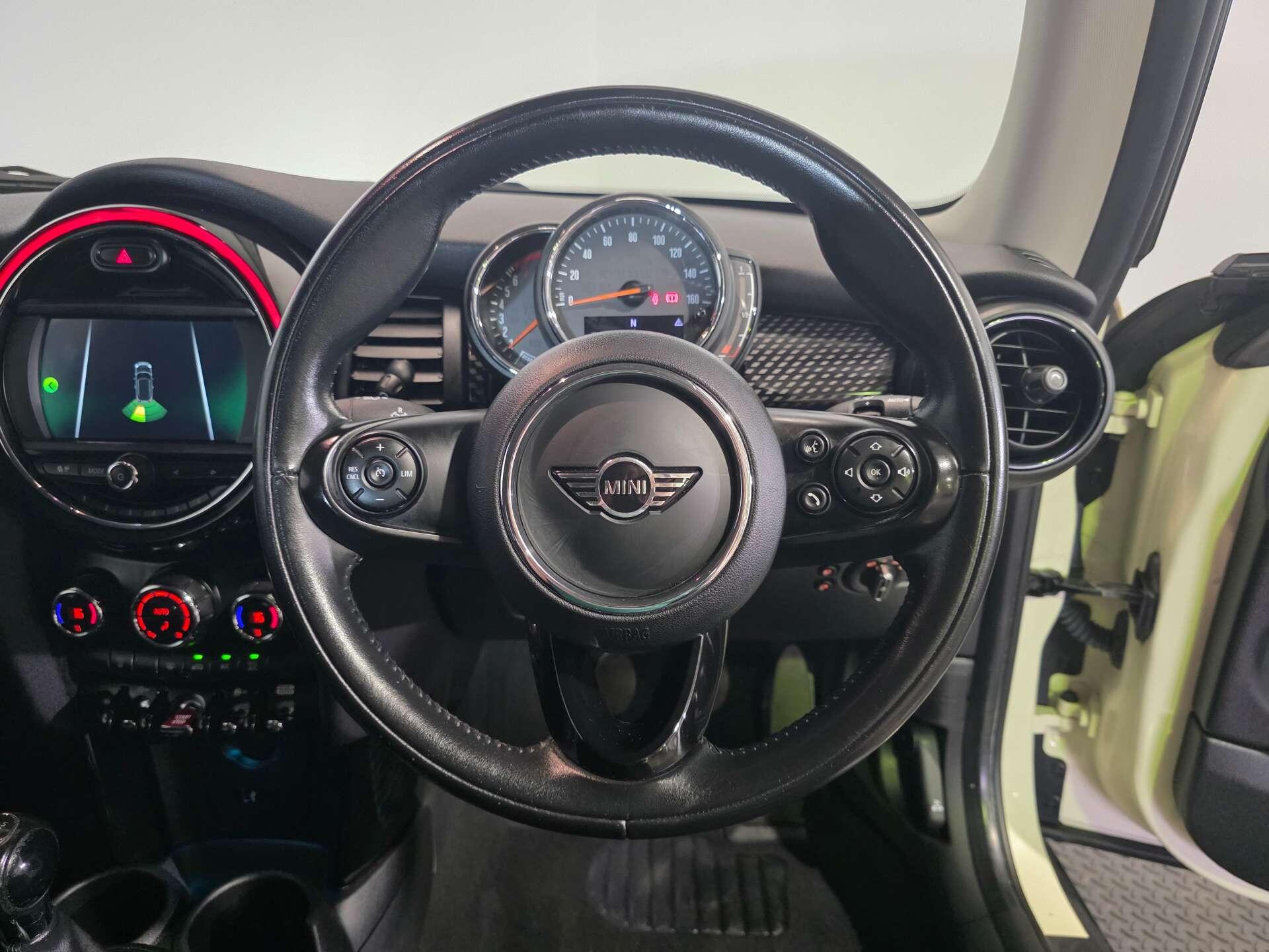 Mini Hatch view 19