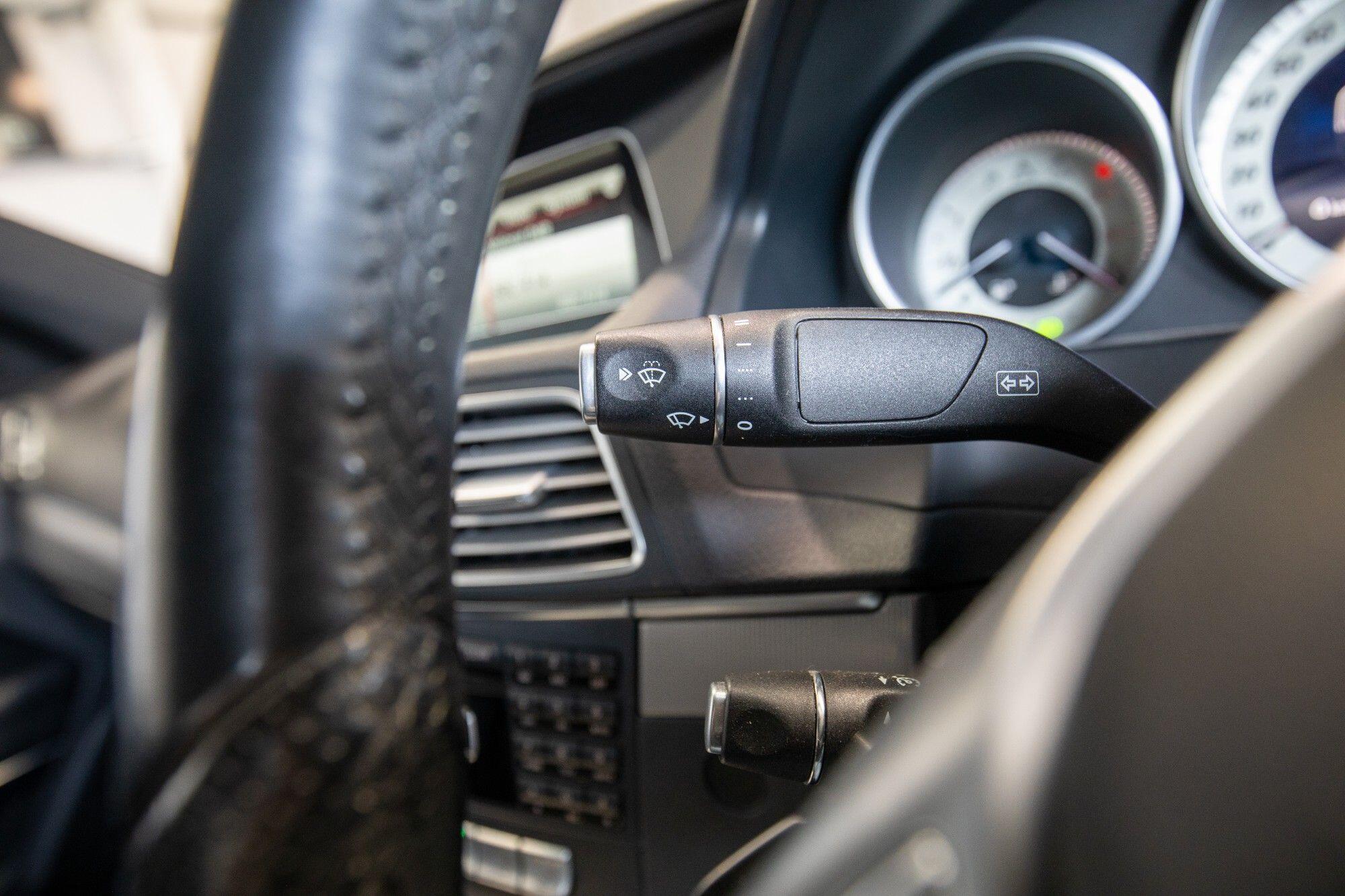Mercedes-Benz E-Class view 26