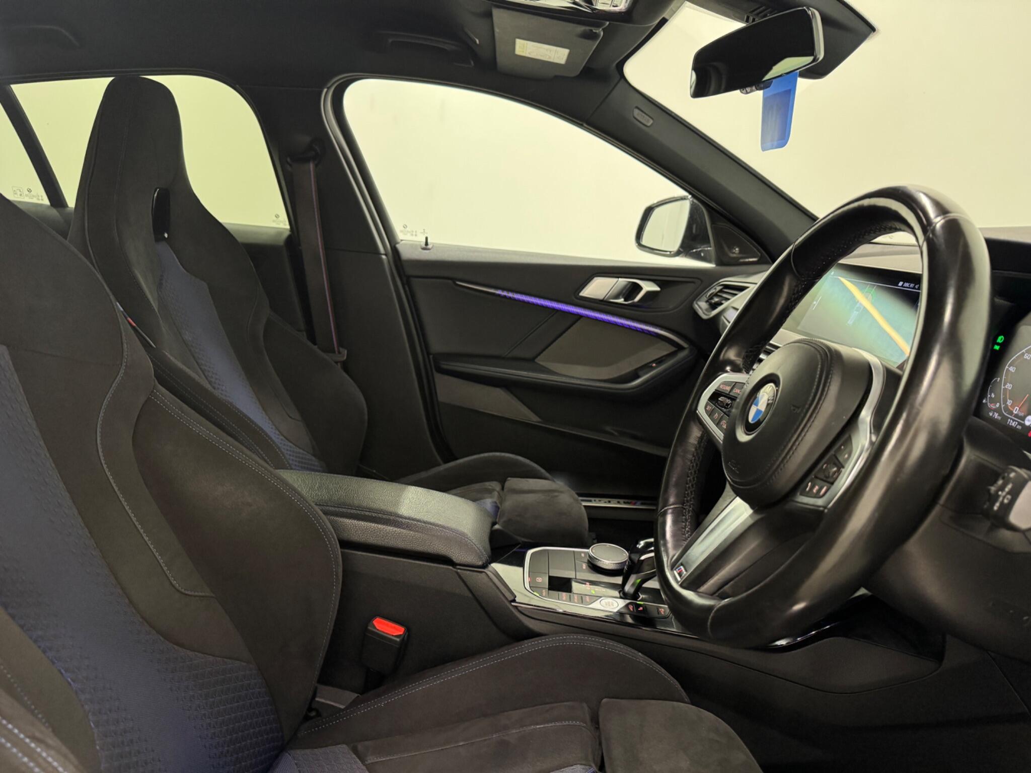 BMW 1 Series view 10
