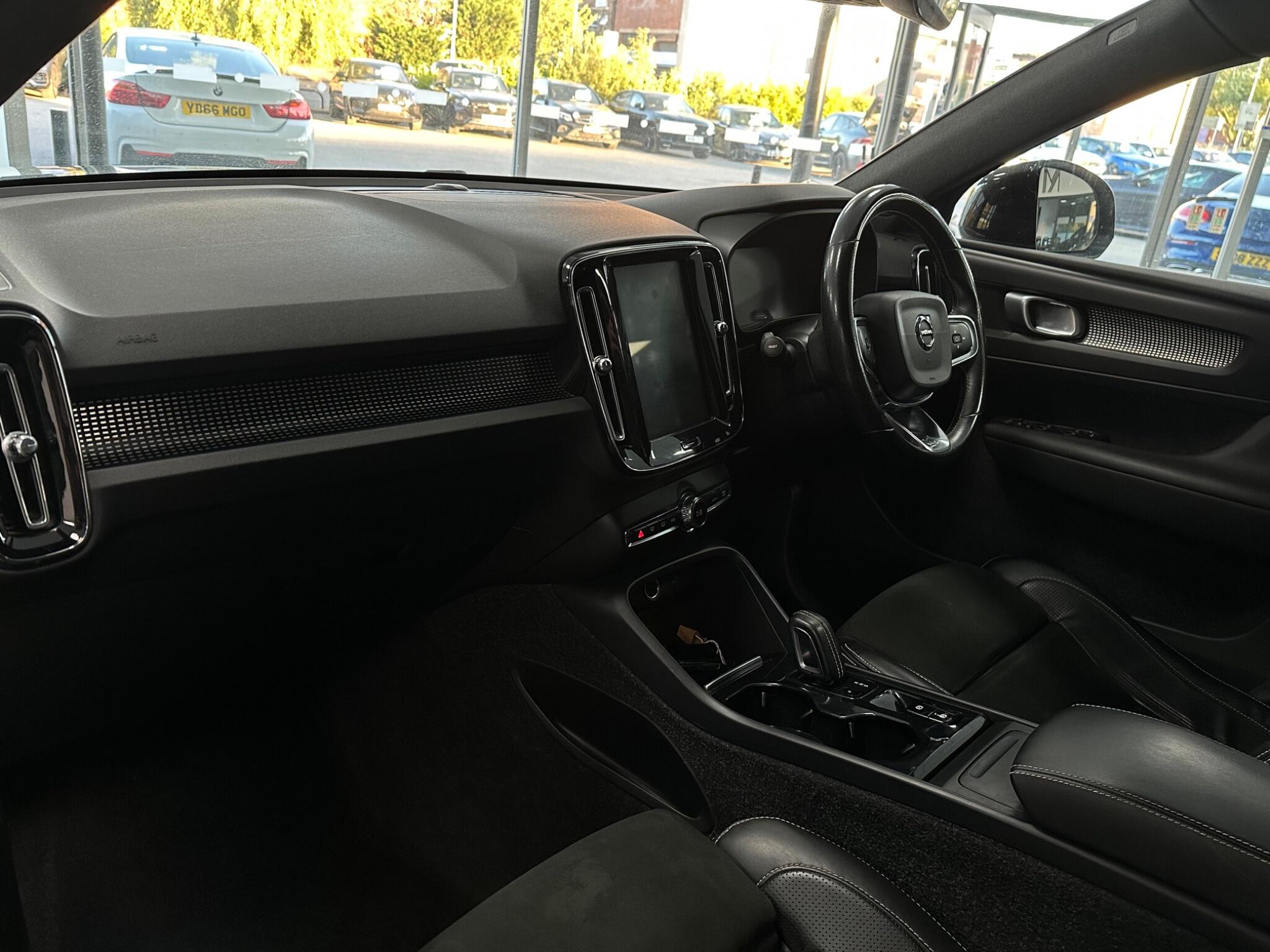 Volvo XC40 view 38