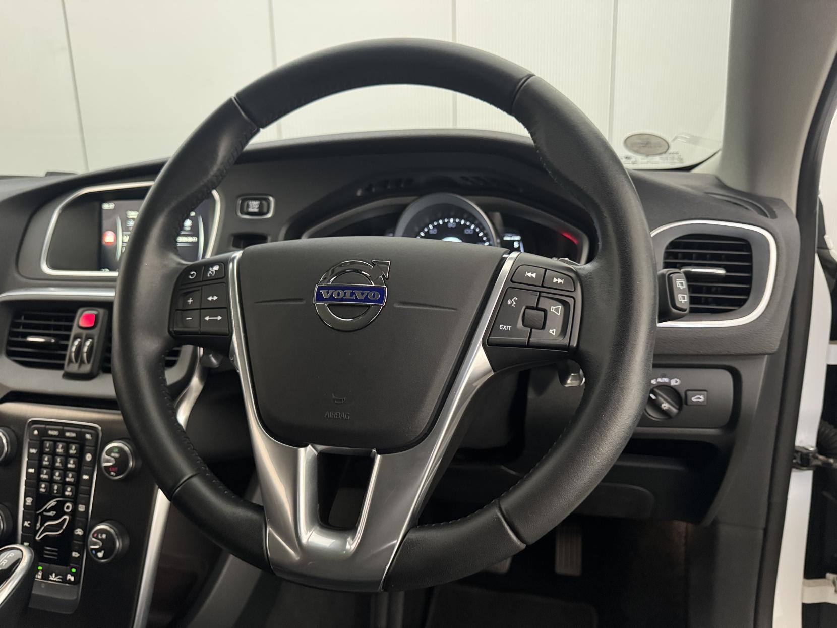 Volvo V40 view 57