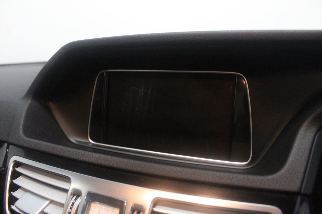 Mercedes-Benz E-Class view 39