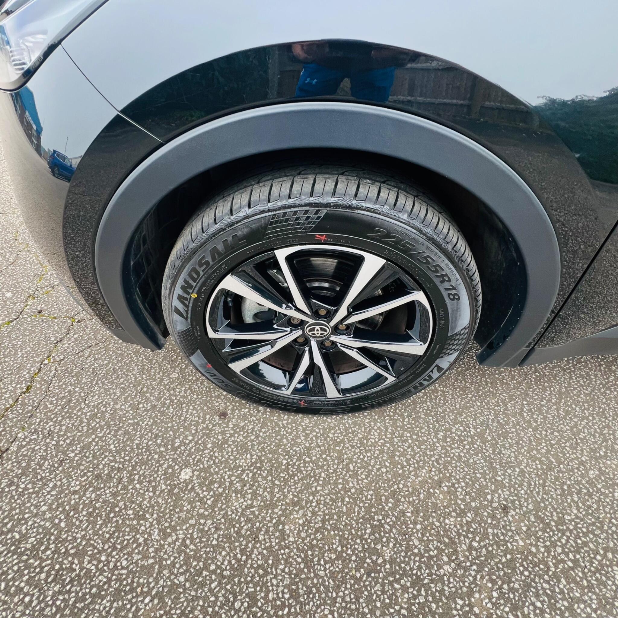 Toyota C-HR view 27