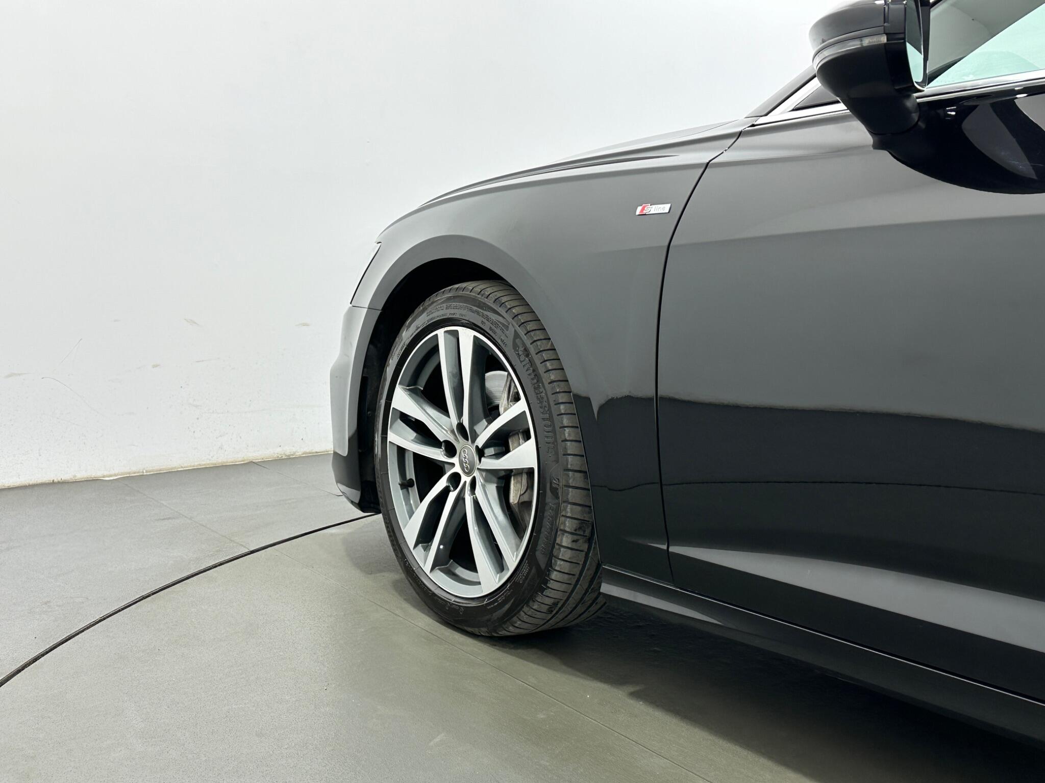 Audi A6 view 51