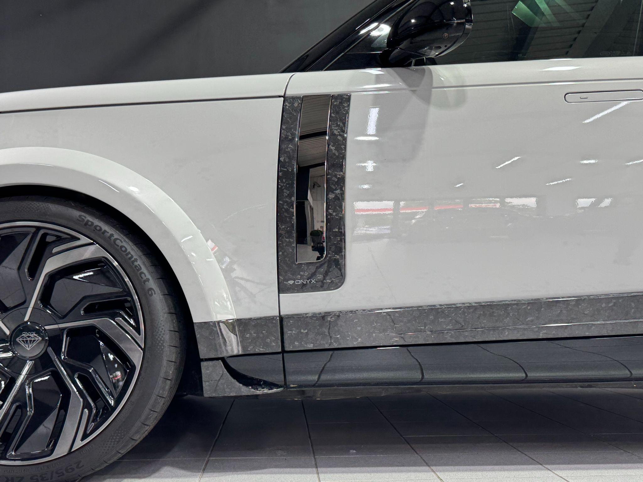 Land Rover Range Rover view 66