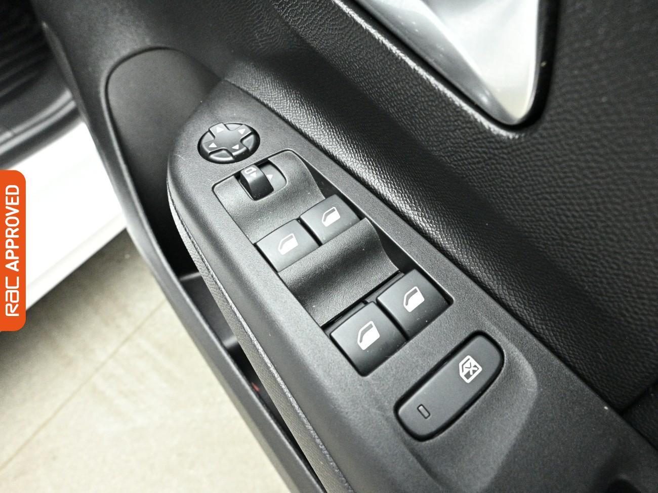 Vauxhall Corsa view 25