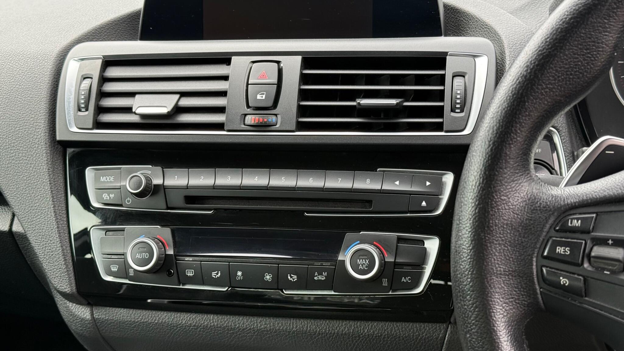 BMW 2 Series view 24