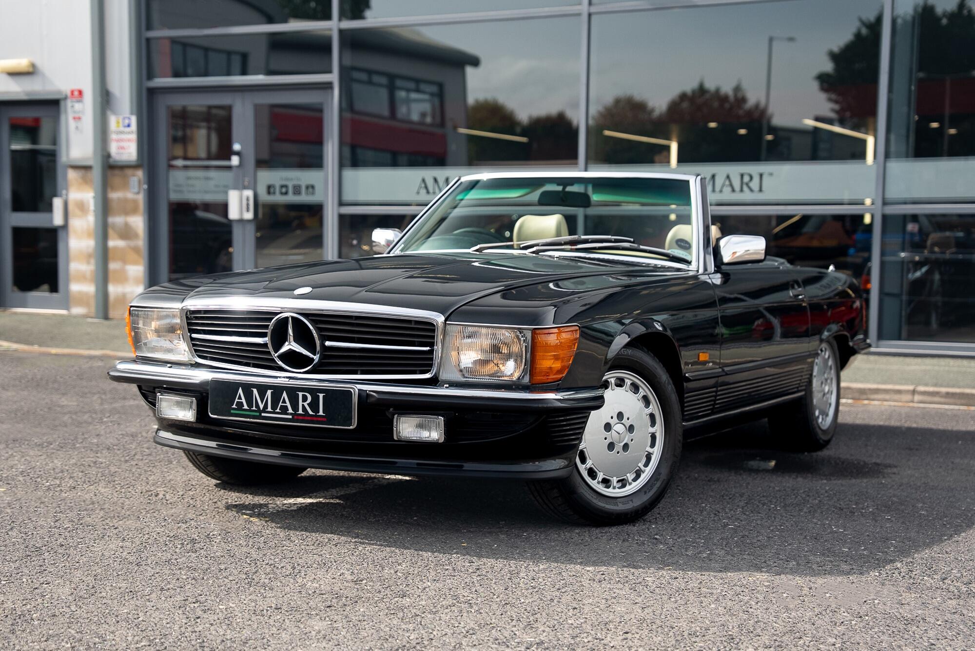 Mercedes-Benz 500 SL view 15