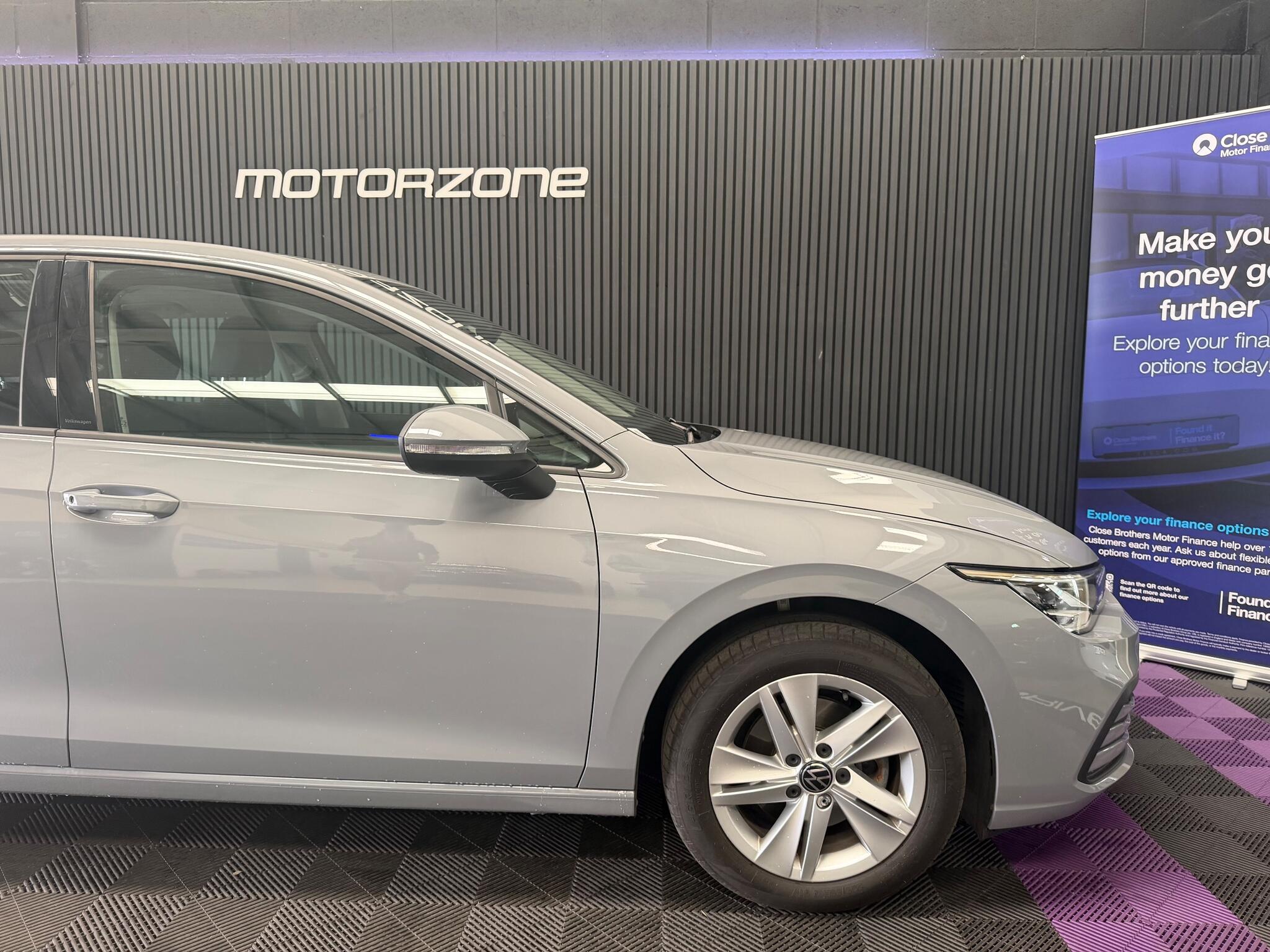 Volkswagen Golf view 9