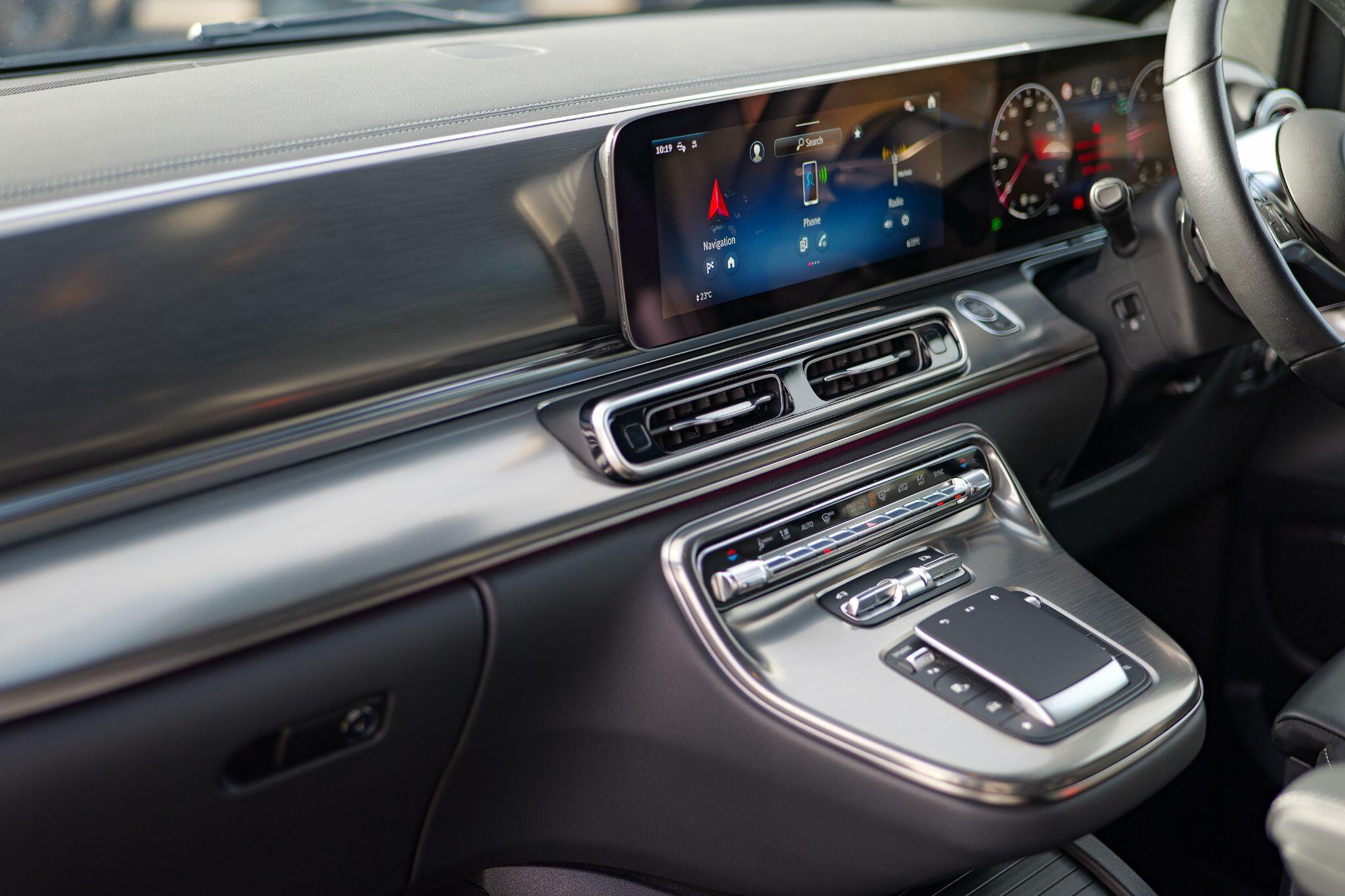 Mercedes-Benz V Class view 18