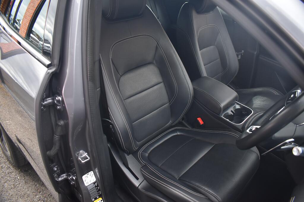 Jaguar E-Pace view 23
