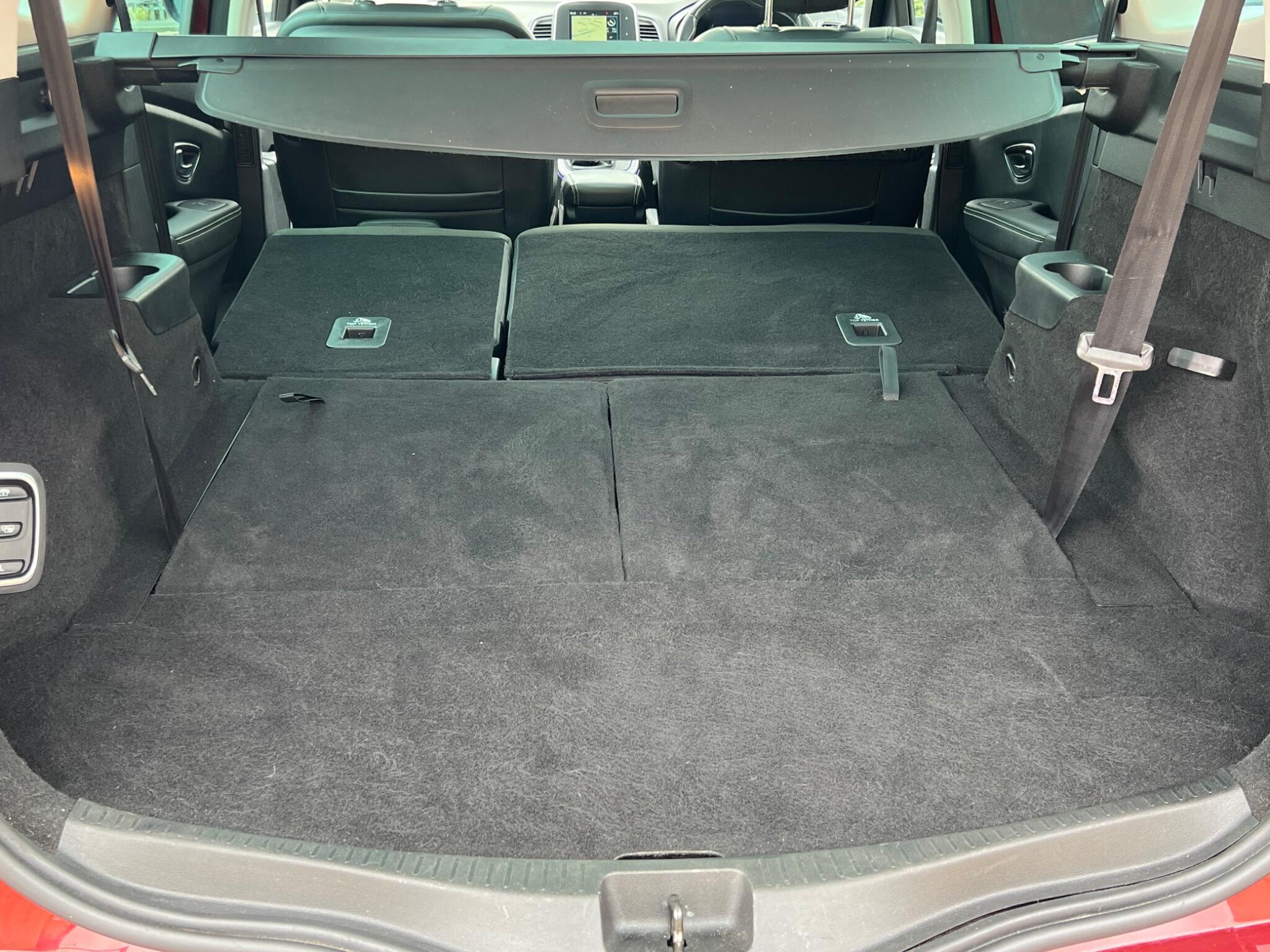 Renault Grand Scenic view 39