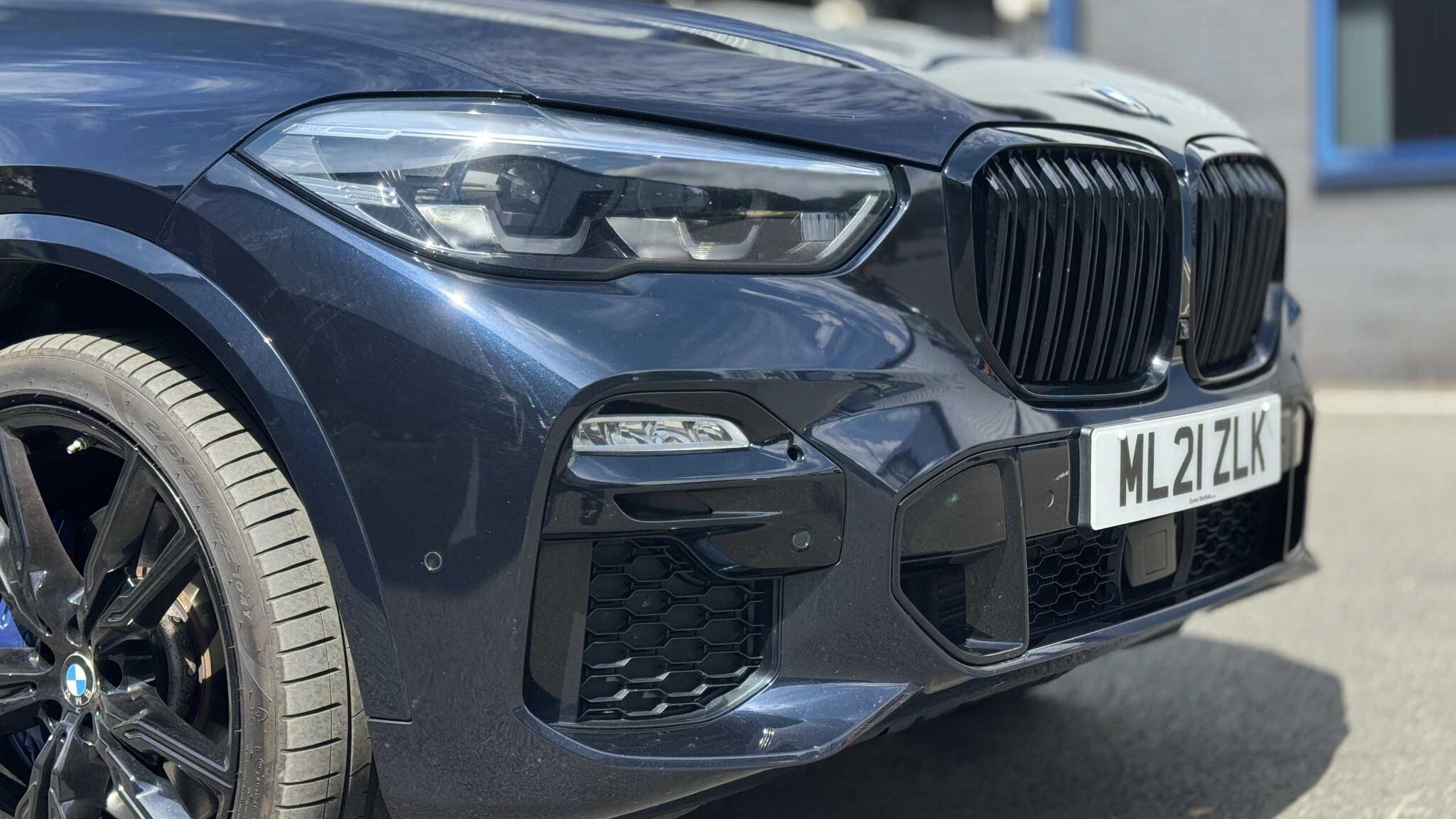 BMW X5 view 20