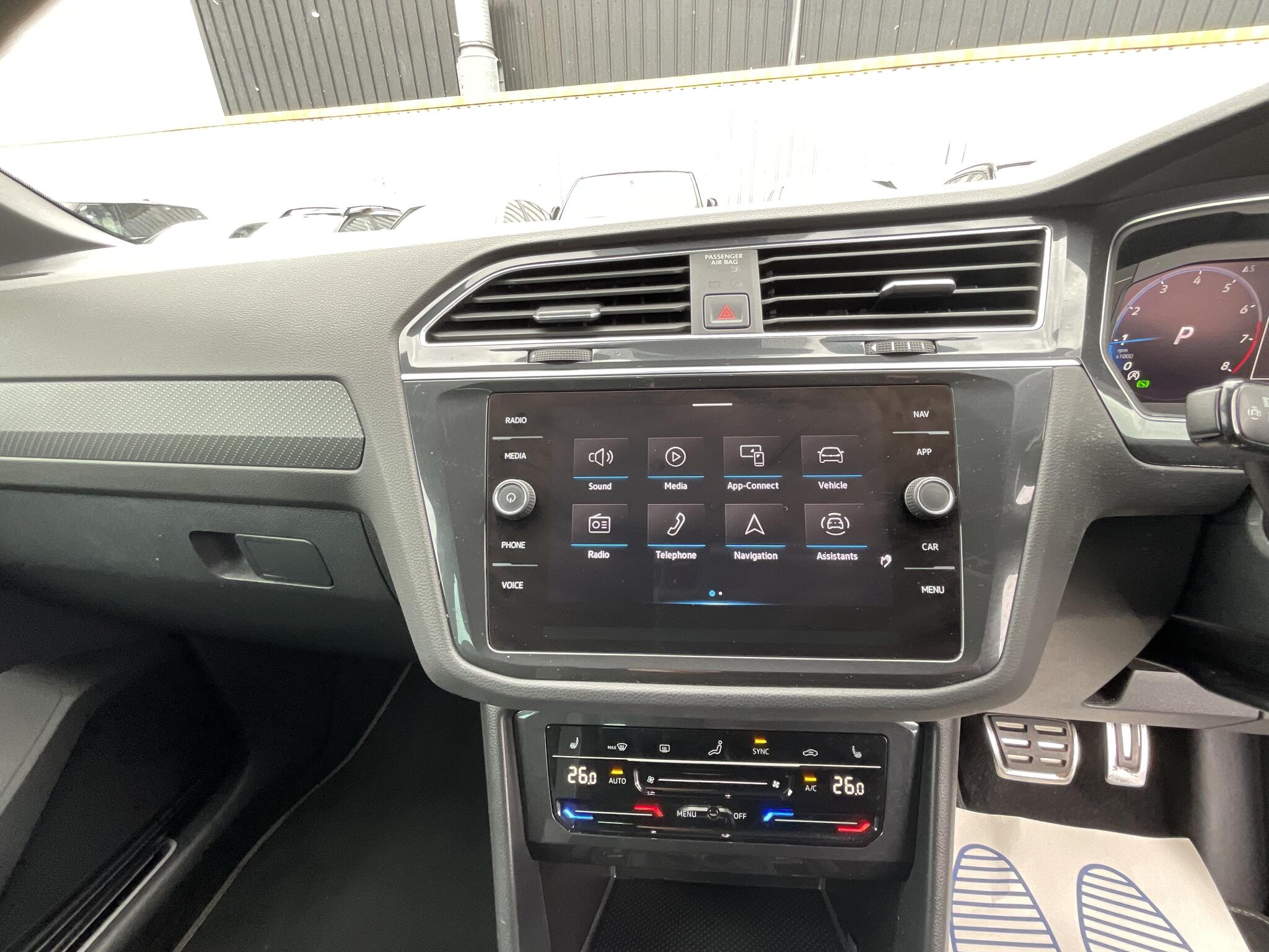 Volkswagen Tiguan view 27
