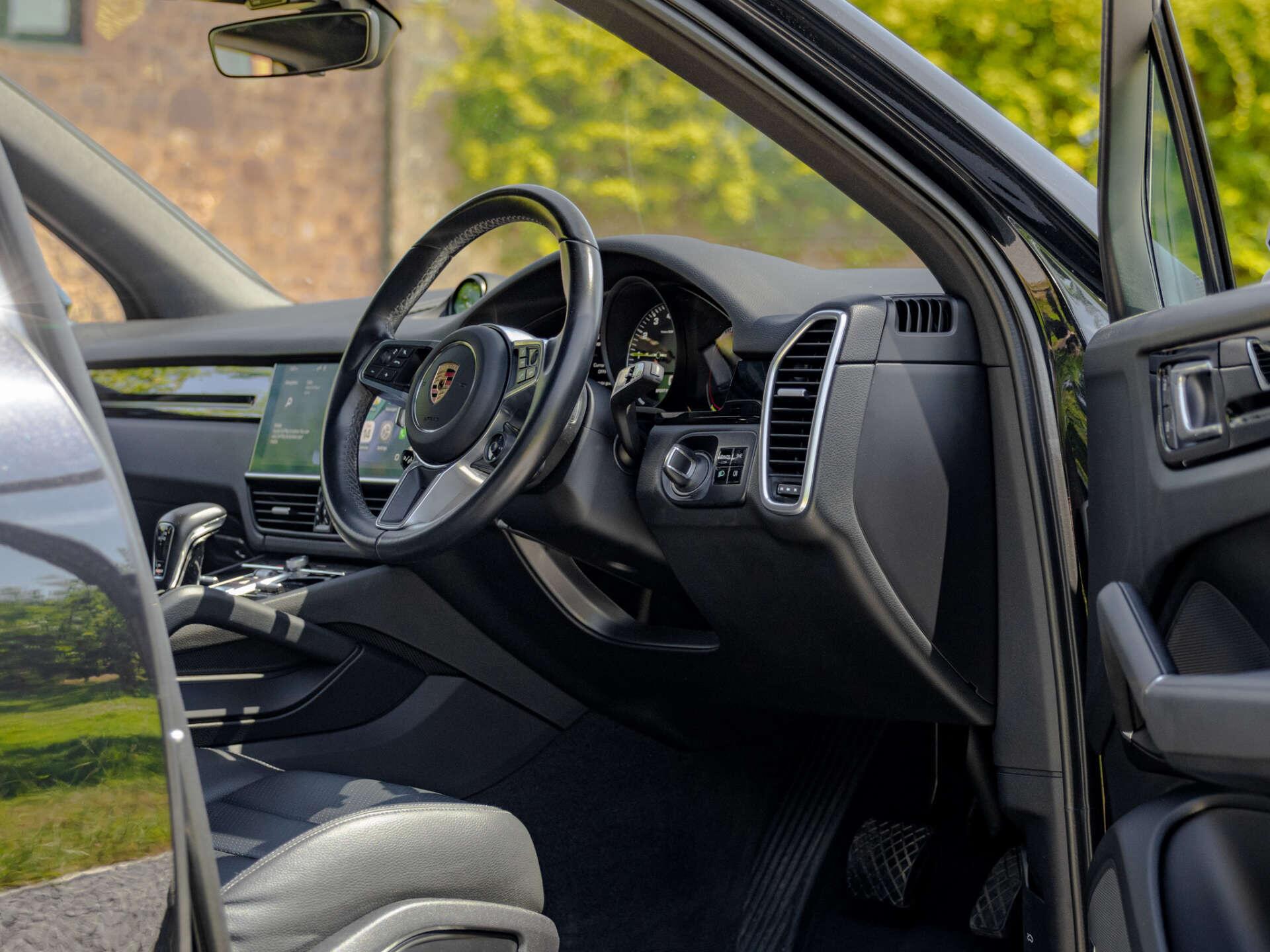 Porsche Cayenne view 12