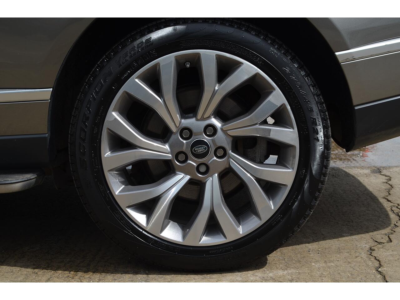 Land Rover Range Rover view 33