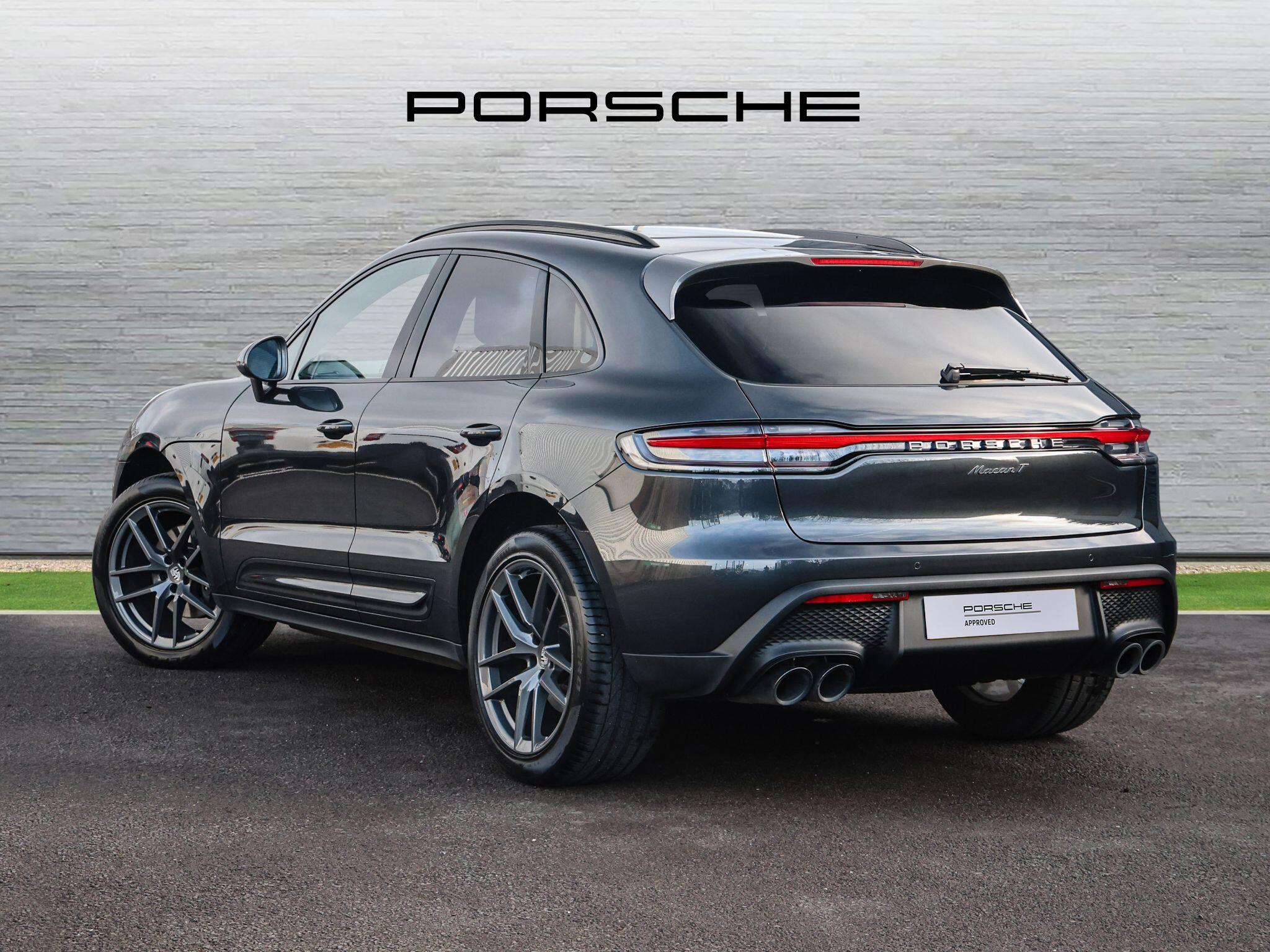 Porsche Macan view 44