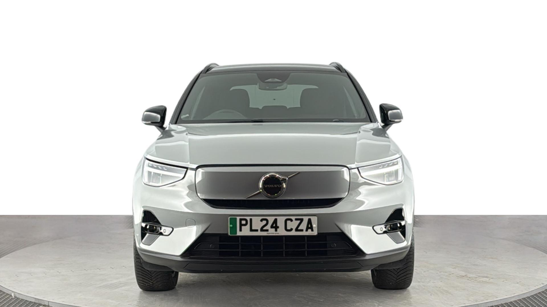 Volvo EX40 view 8