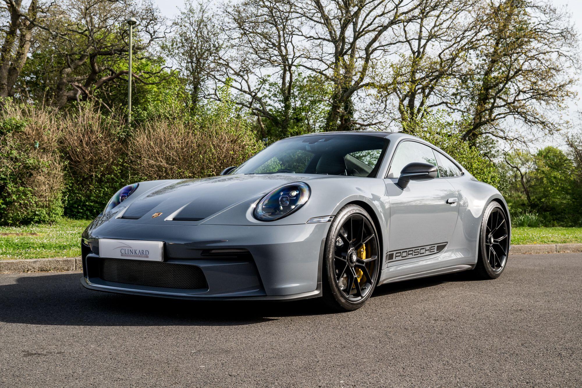 Porsche 911 view 3