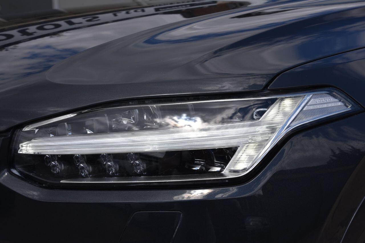 Volvo XC90 view 13